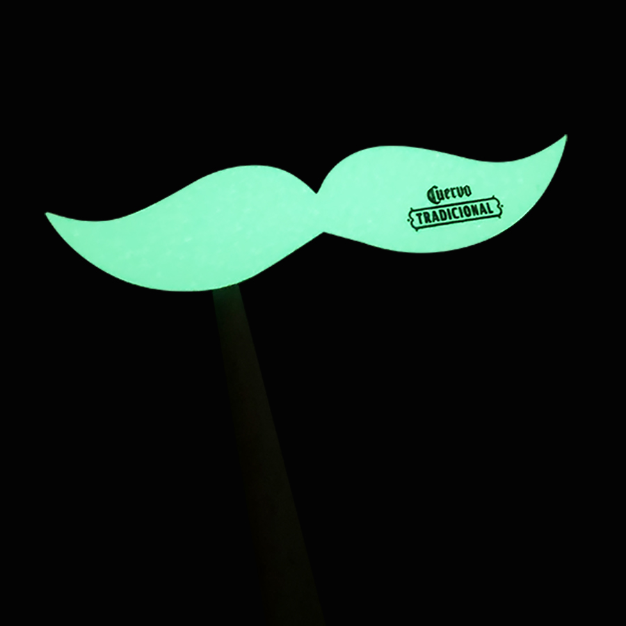 BIGOTES CON VINIL FOTOLUMINISCENTE A580